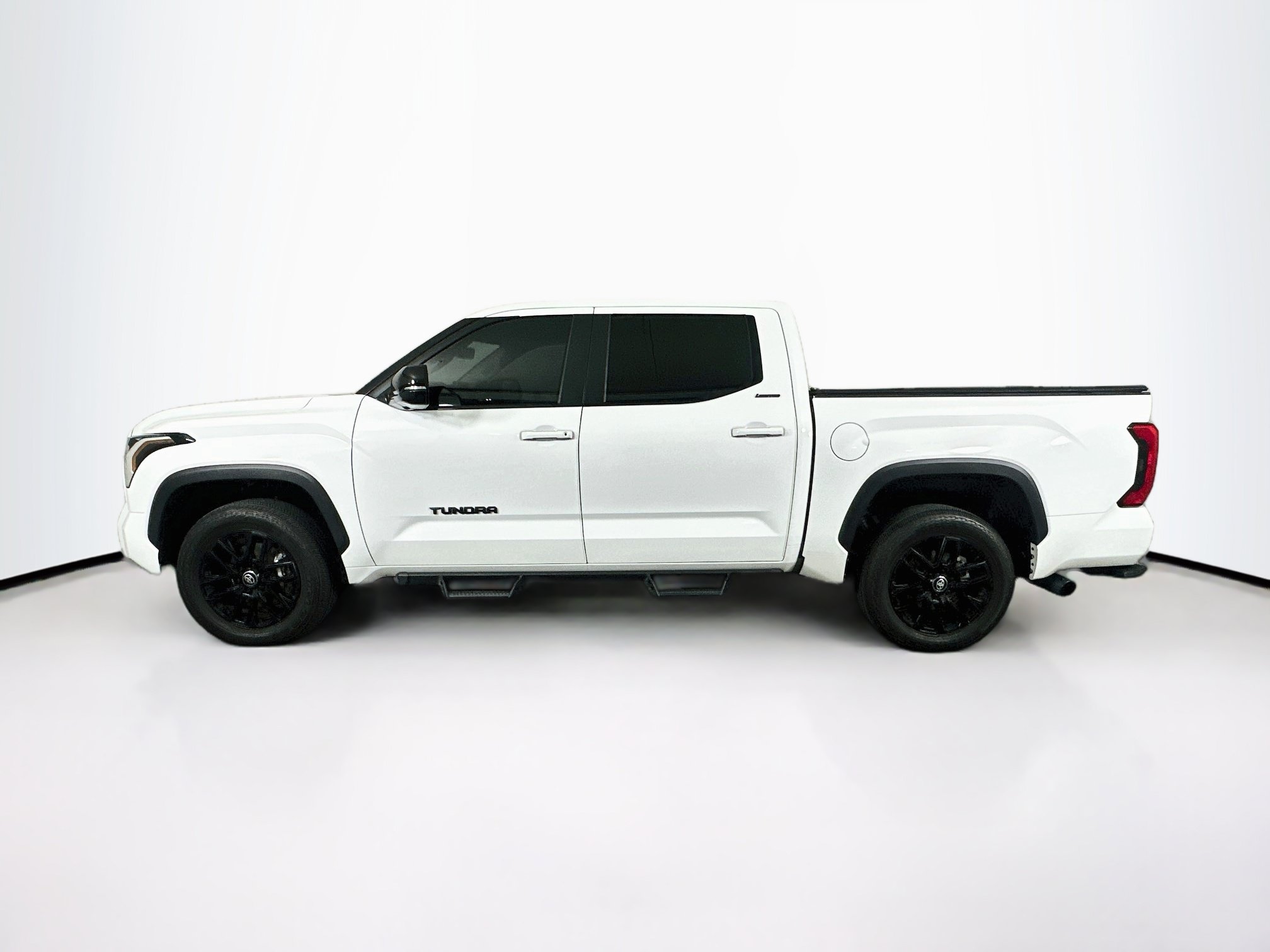 Used 2024 Toyota Tundra Limited AWD/4WD image 4