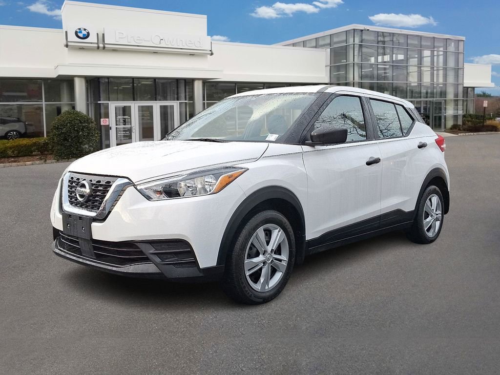 Used 2020 Nissan Kicks S image 1