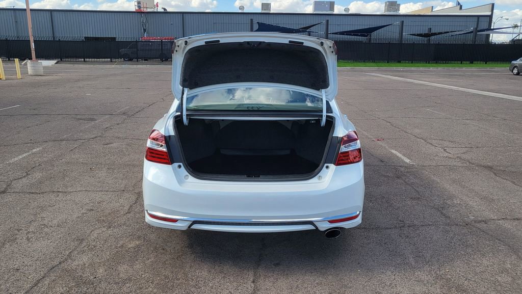 Used 2016 Honda Accord LX image 11