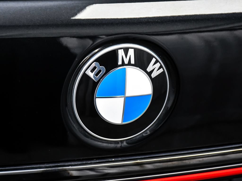 Used 2022 BMW 740i xDrive w/ M Sport Package AWD/4WD image 96