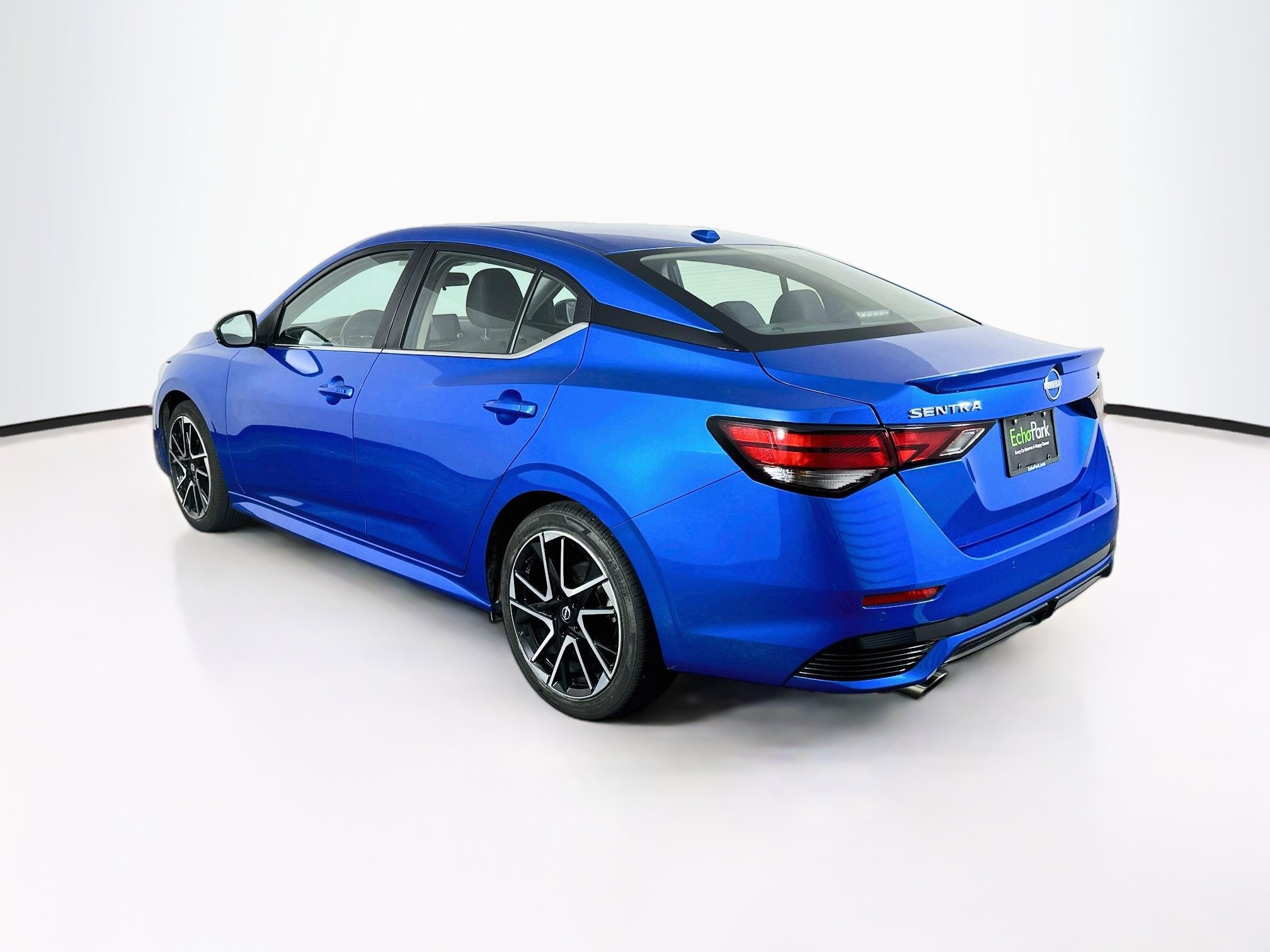 Used 2025 Nissan Sentra SR FWD image 5