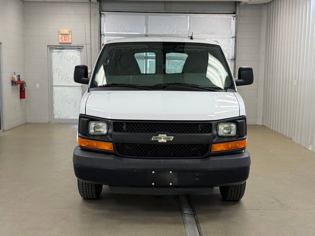 Used 2015 Chevrolet Express 2500 RWD image 2