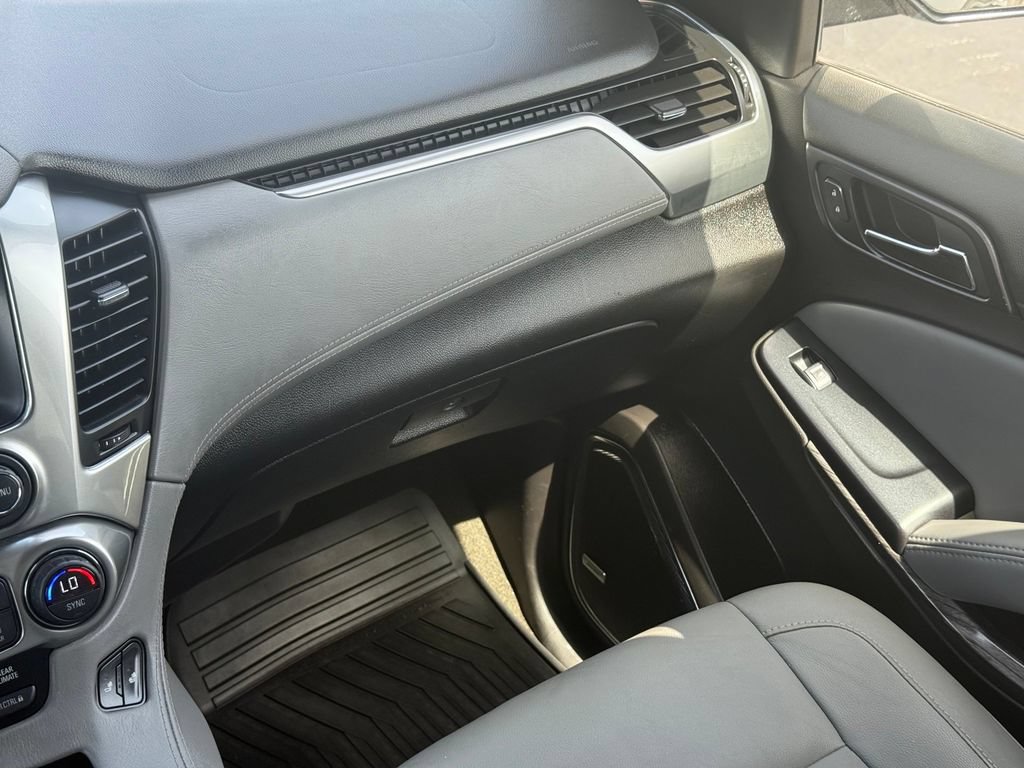 Used 2016 Chevrolet Suburban LT w/ Luxury Package RWD image 24