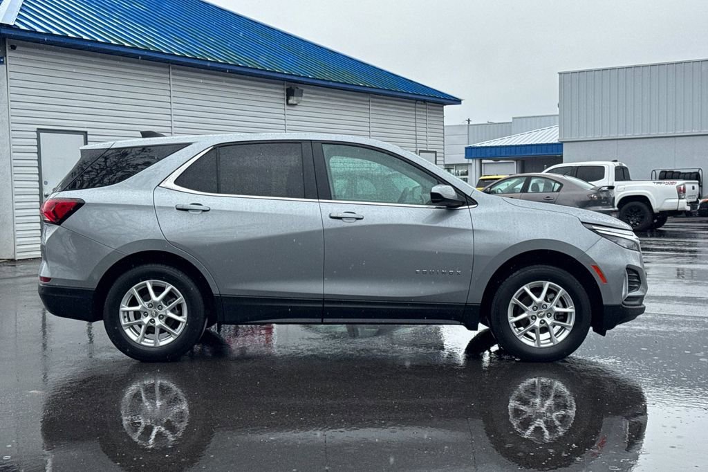 Used 2024 Chevrolet Equinox LT AWD/4WD image 3