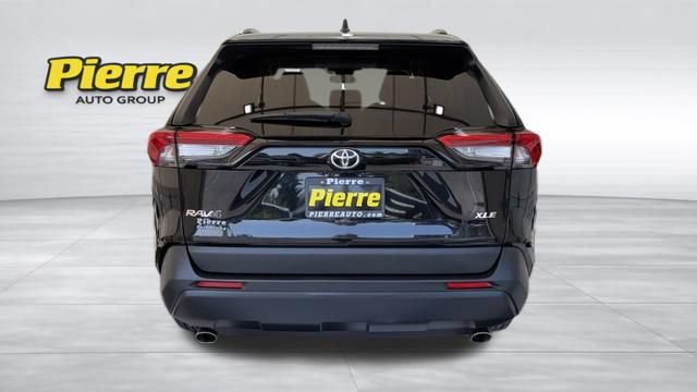 Used 2025 Toyota RAV4 XLE FWD image 3