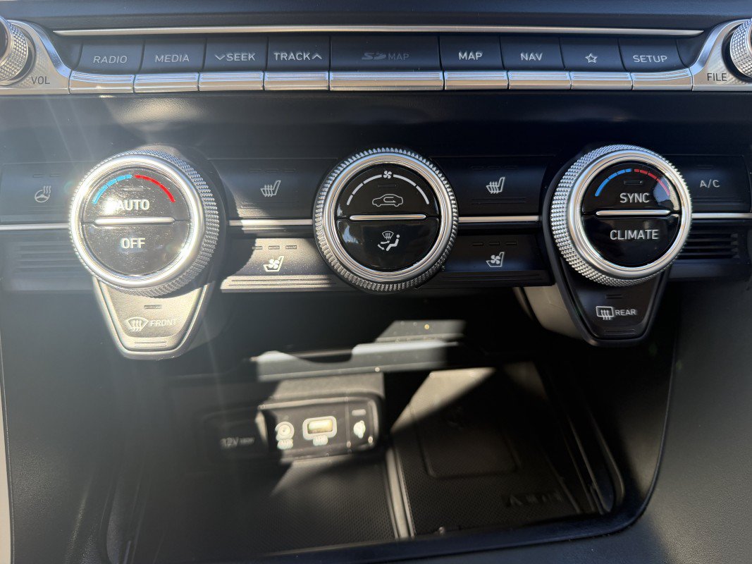 Used 2019 Genesis G70 3.3T Design AWD/4WD image 34