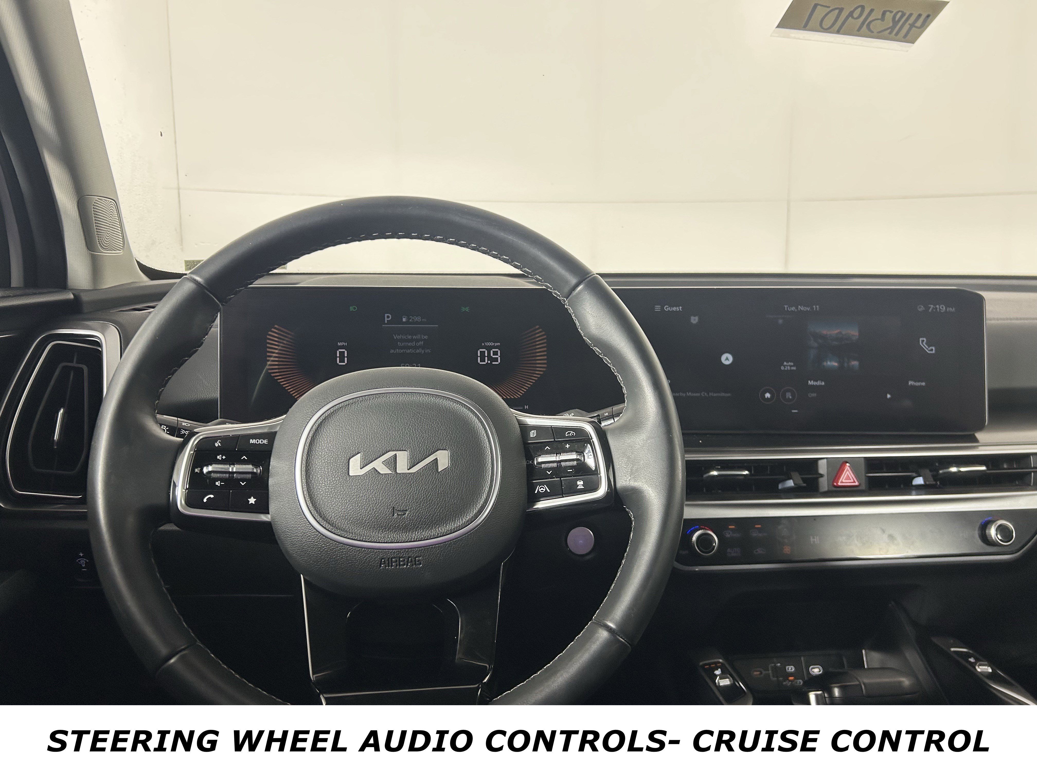 Used 2025 Kia Sorento S image 8