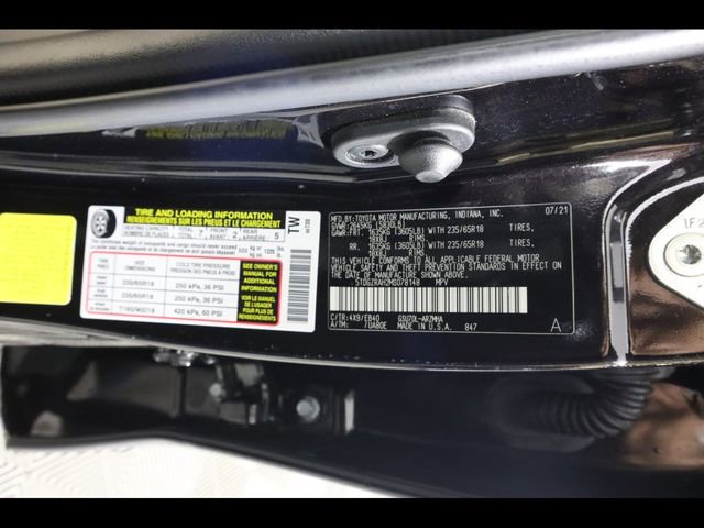 Used 2021 Toyota Highlander XLE image 40