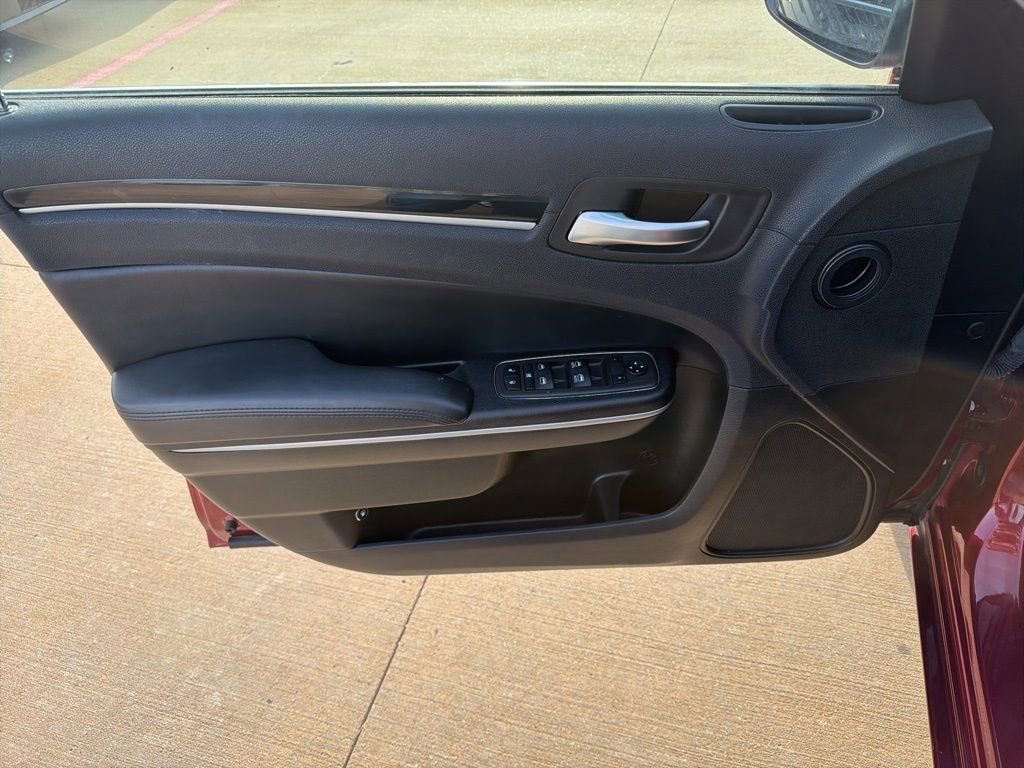Used 2023 Chrysler 300 Touring image 12
