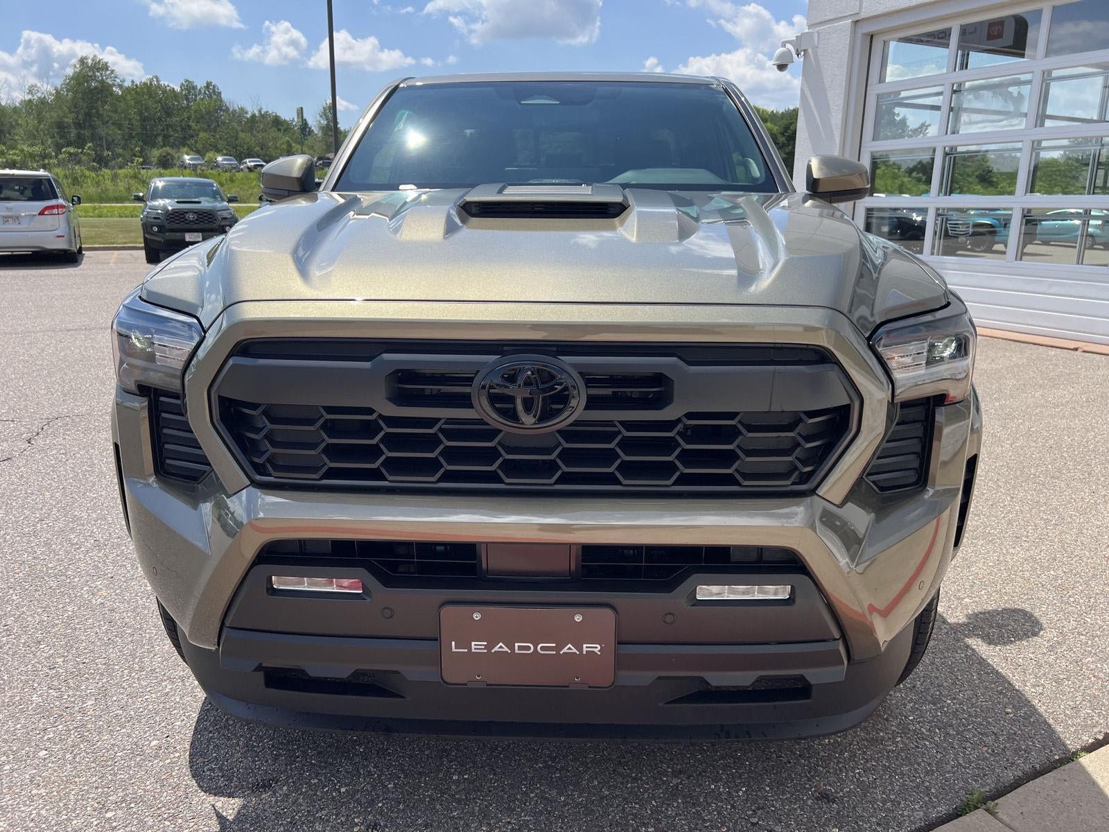 Used 2026 Toyota Tacoma TRD Sport w/ TRD Sport Upgrade Package AWD/4WD image 5