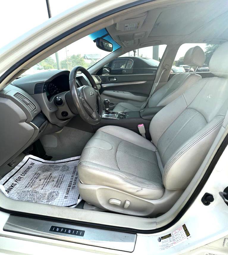 Used 2013 INFINITI G37 Journey w/ Premium Pkg image 9