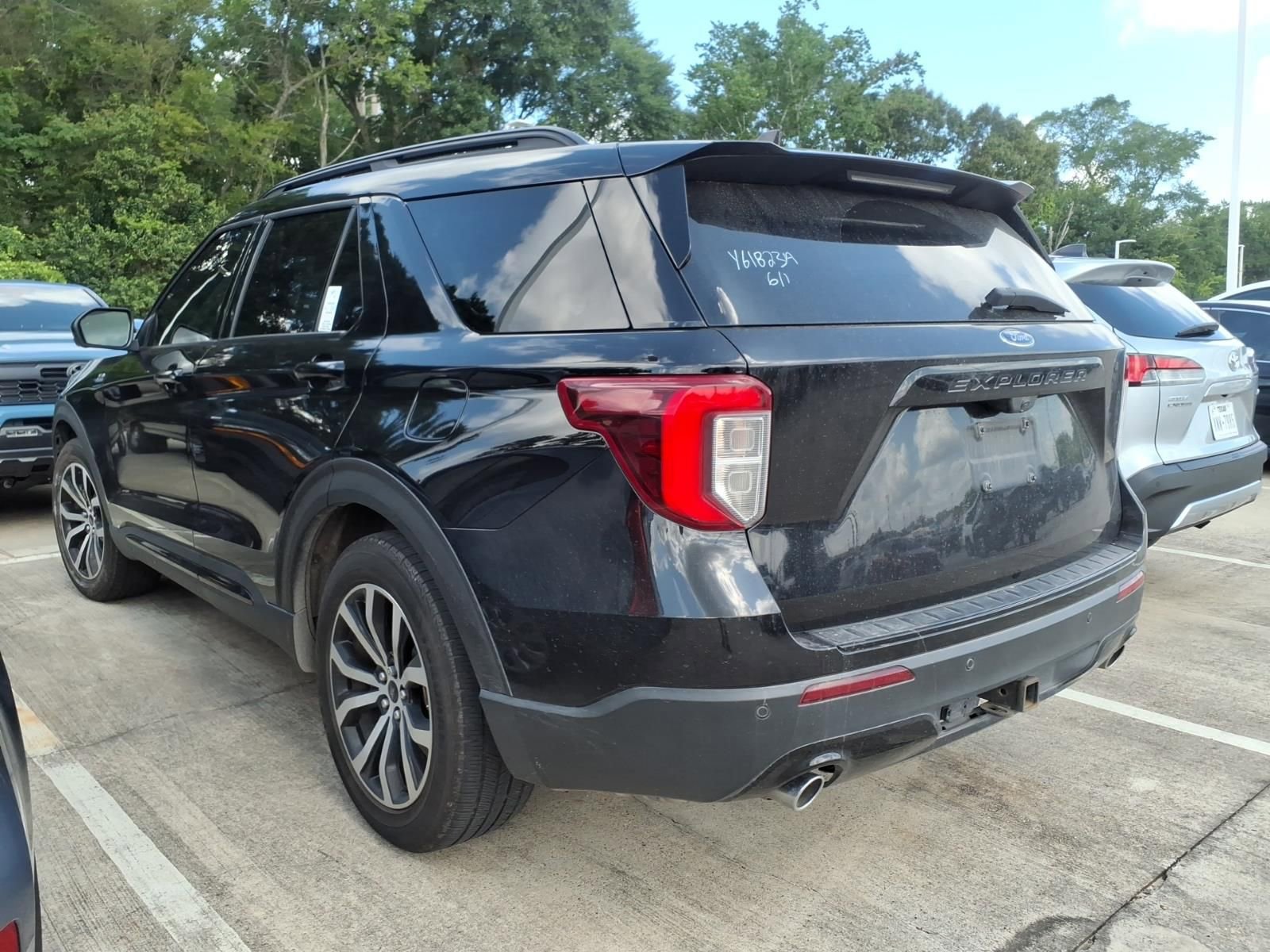 Used 2022 Ford Explorer ST-Line w/ Class IV Trailer Tow Package RWD image 2