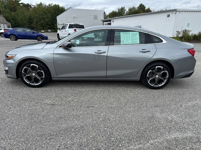 Used 2023 Chevrolet Malibu LT FWD image 2