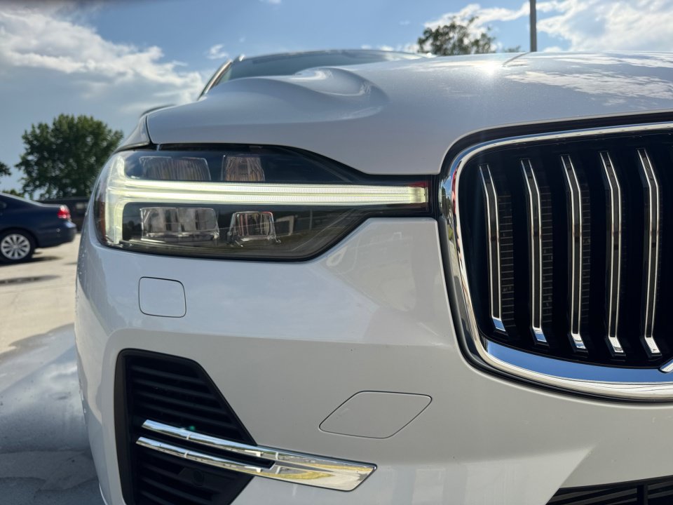 Certified 2023 Volvo XC60 T8 Plus w/ Climate Package AWD/4WD image 24