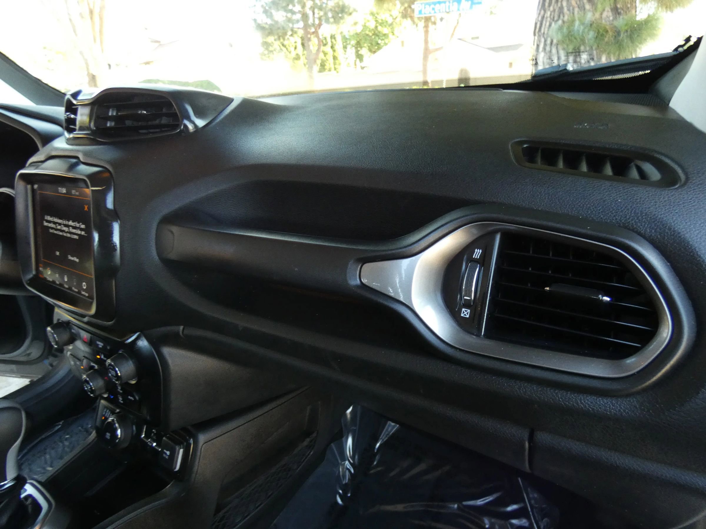 Used 2022 Jeep Renegade Latitude image 34