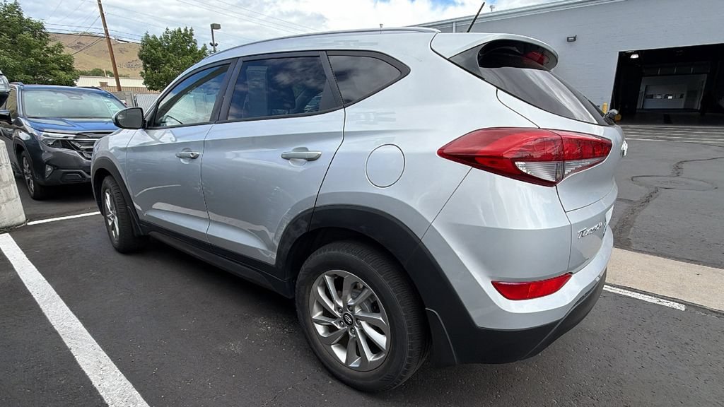 Used 2016 Hyundai Tucson SE w/ Option Group 02 AWD/4WD image 3
