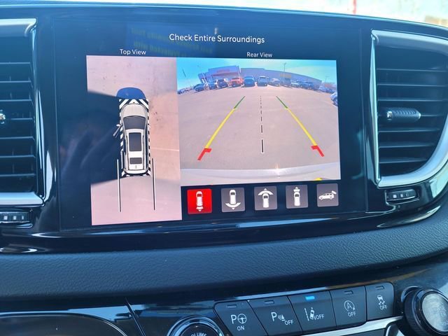 Used 2022 Chrysler Pacifica Touring-L w/ Uconnect Theater Family Group image 12