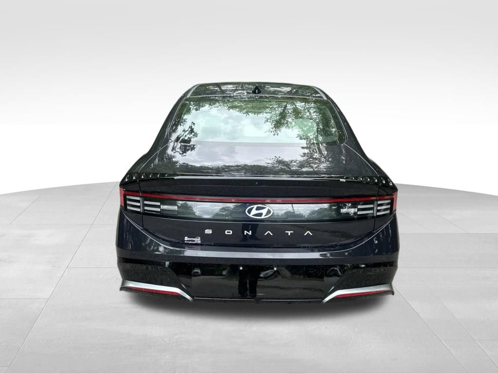 Used 2025 Hyundai Sonata SEL FWD image 4