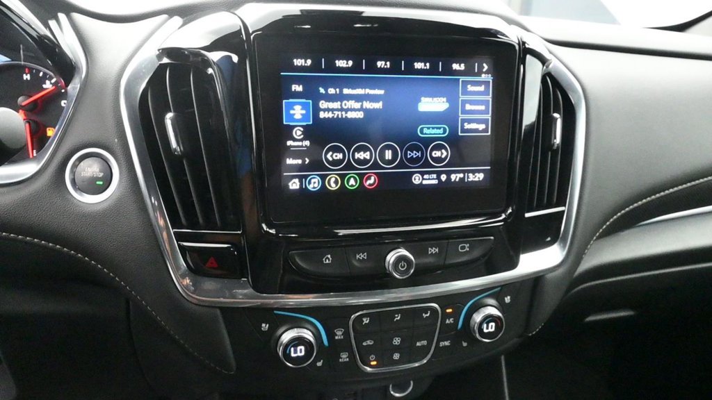 Used 2023 Chevrolet Traverse Premier FWD image 13