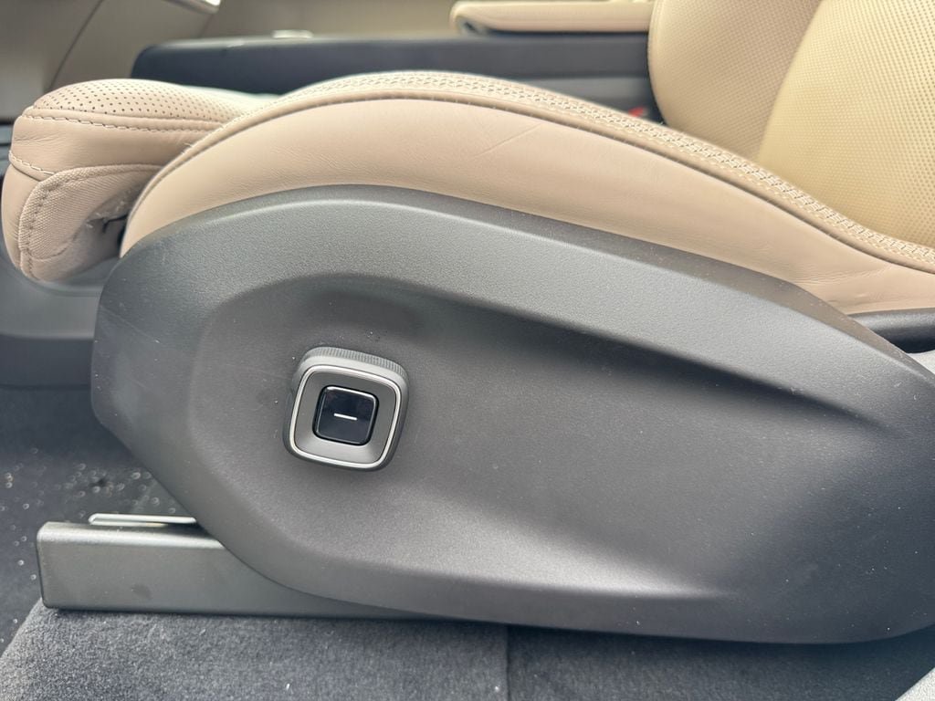 New 2026 Volvo EX90 Ultra AWD/4WD image 13