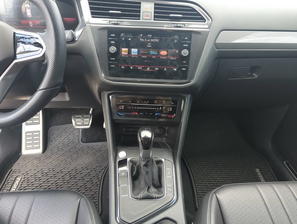 Certified 2023 Volkswagen Tiguan SE R-Line FWD image 25