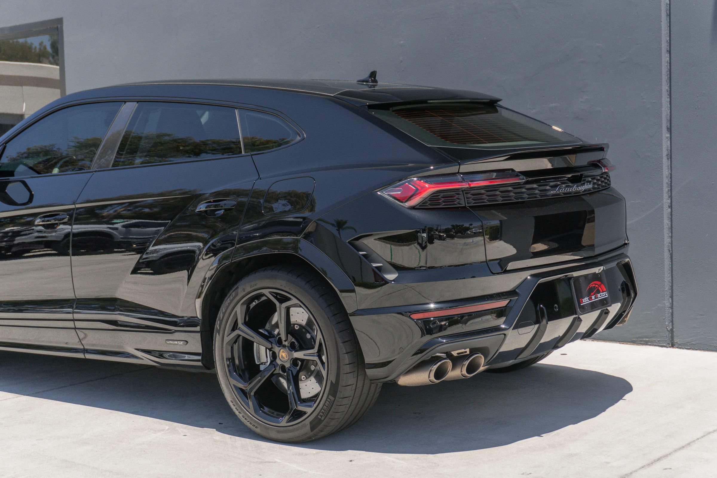Used 2026 Lamborghini Urus SE AWD/4WD image 23