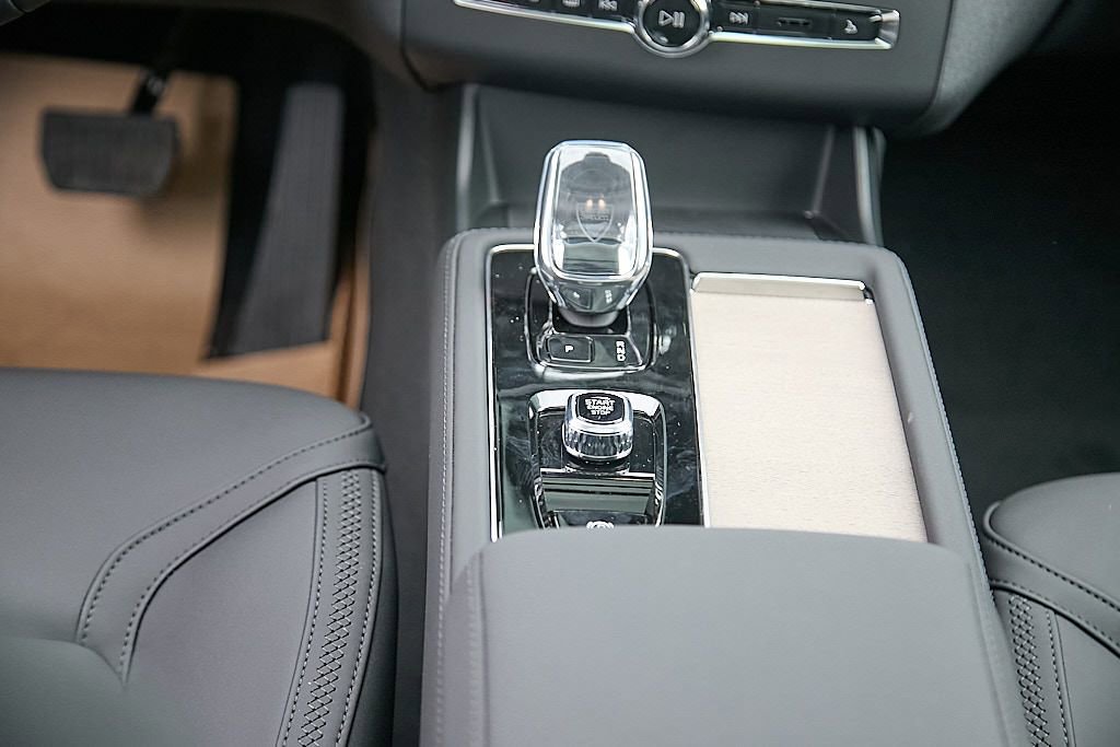 New 2026 Volvo XC90 B6 Plus w/ Protection Package image 30