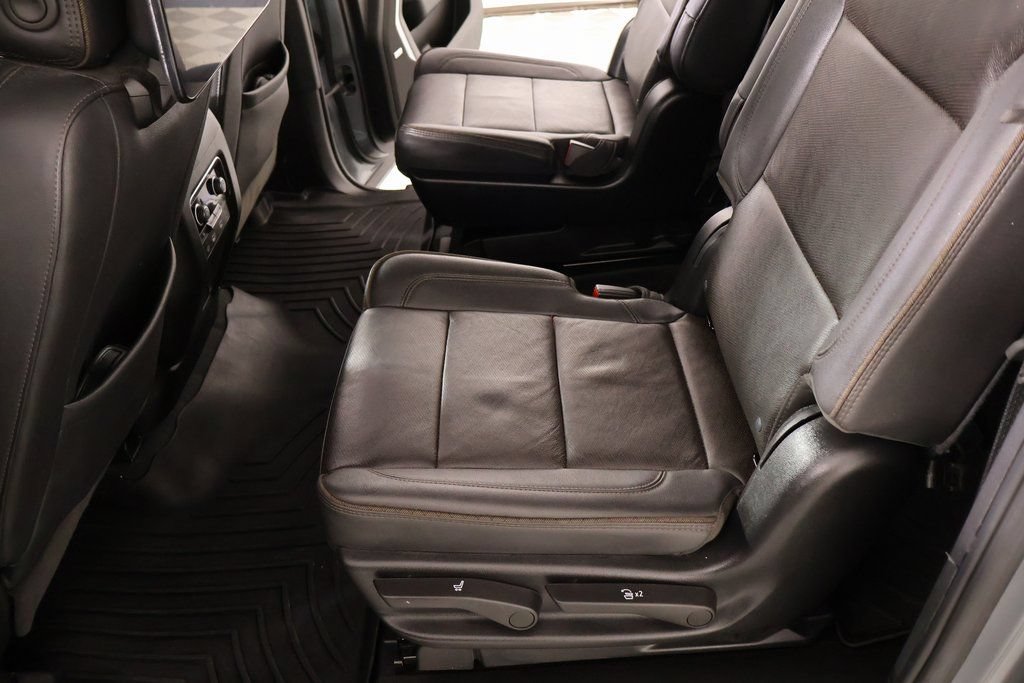 Used 2024 Chevrolet Suburban High Country w/ Advanced Technology Package AWD/4WD image 12