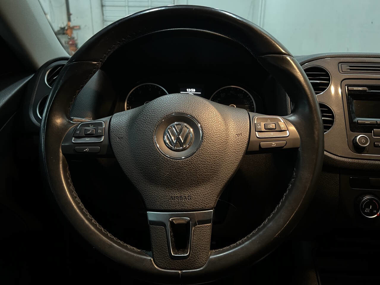 Used 2014 Volkswagen Tiguan S FWD image 29