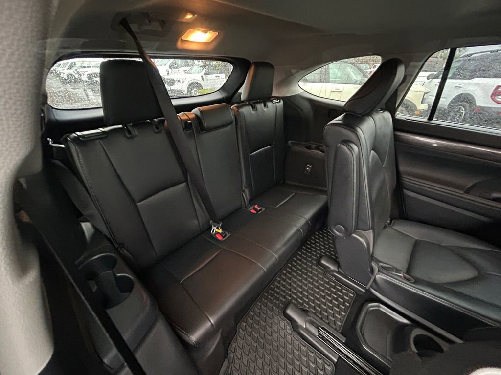 Used 2022 Toyota Highlander Platinum image 35