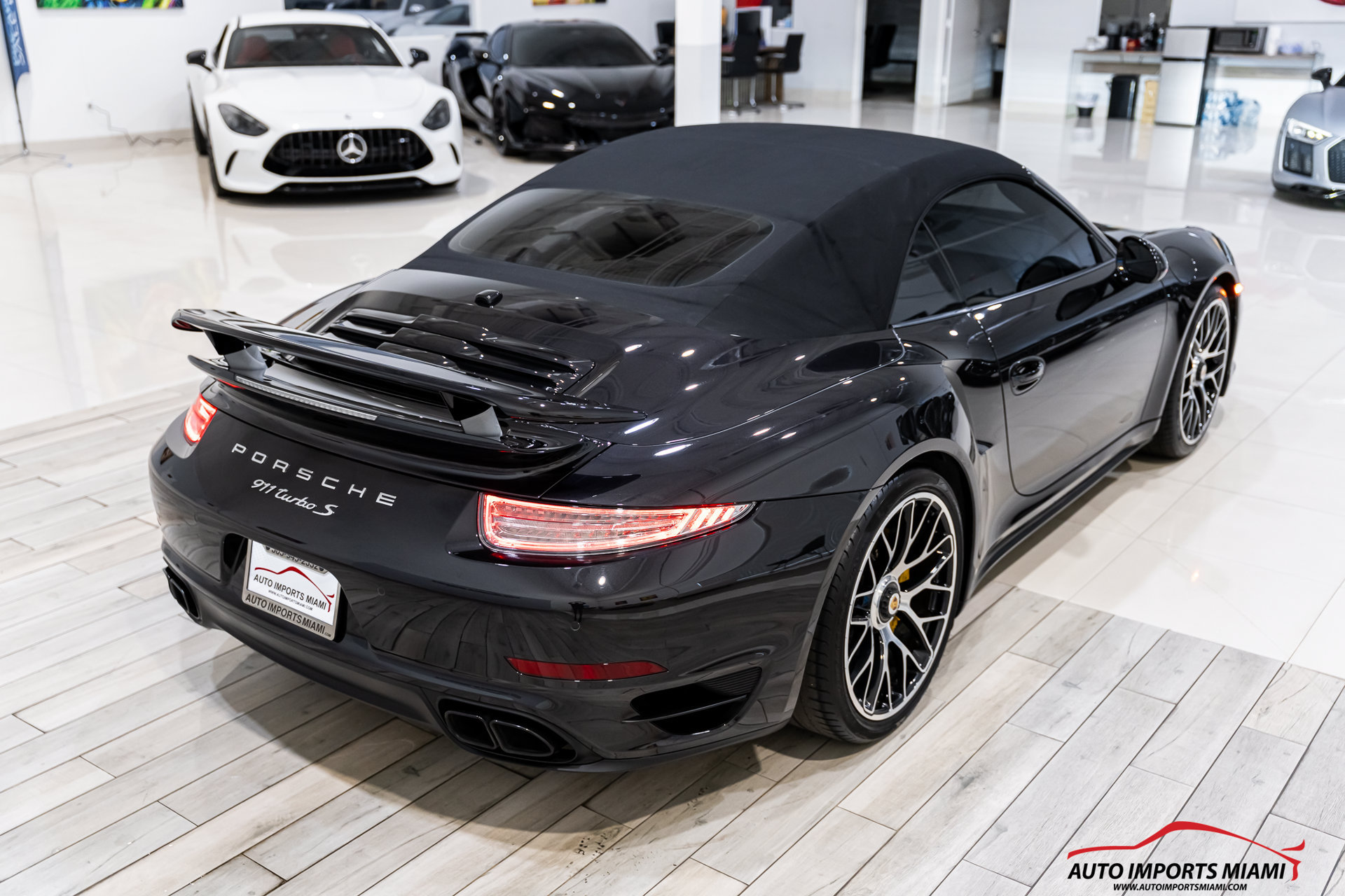Used 2014 Porsche 911 Turbo S AWD/4WD image 43