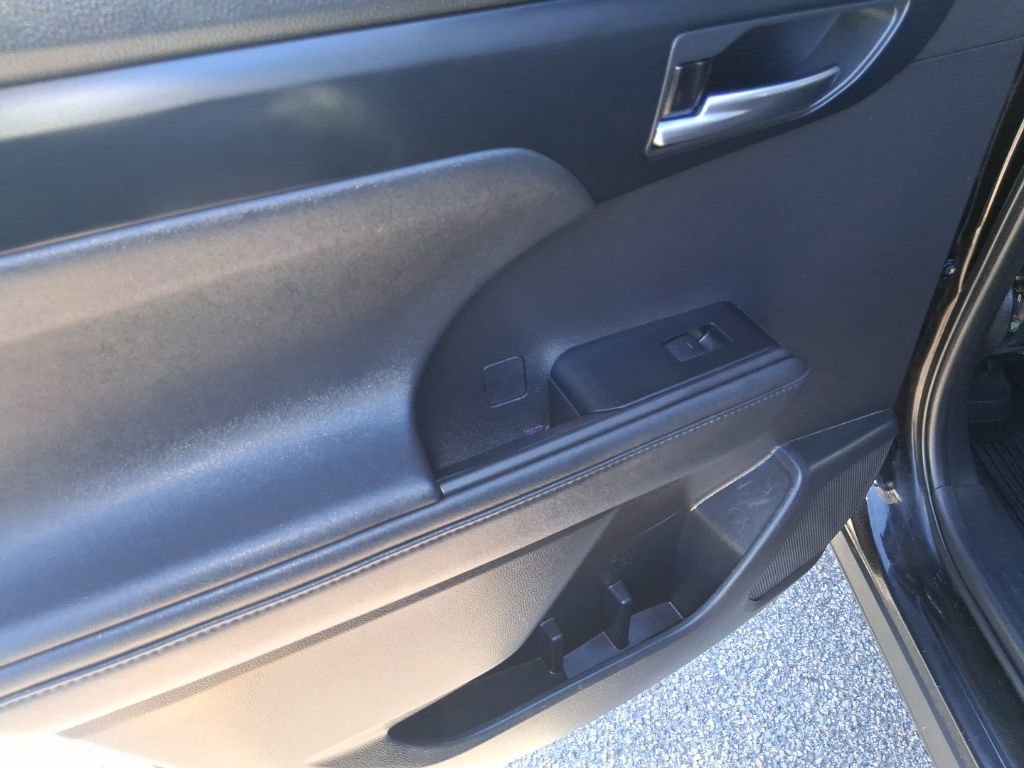Used 2021 Toyota Highlander XLE image 20