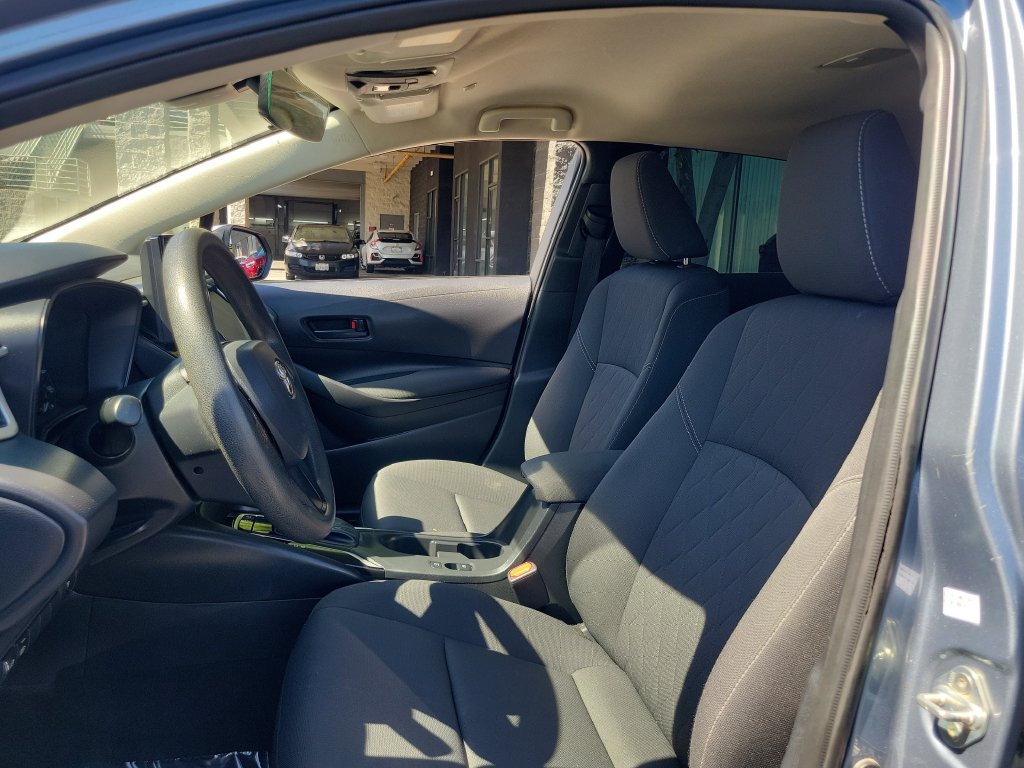 Used 2025 Toyota Corolla LE w/ LE Premium Package FWD image 18