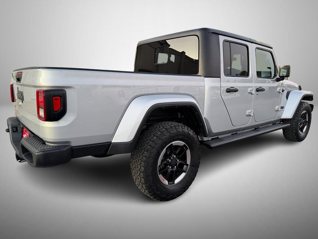 Used 2023 Jeep Gladiator Sport image 3