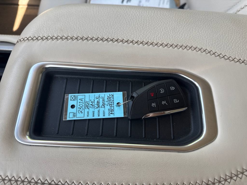 Used 2021 GMC Yukon XL Denali AWD/4WD image 33
