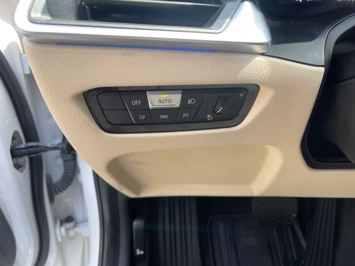 Used 2022 BMW 330e w/ Driving Assistance Package RWD image 27