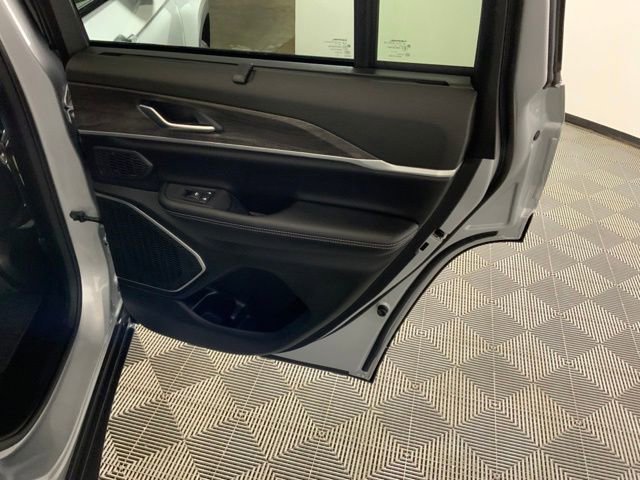 Used 2024 Jeep Grand Cherokee Limited 4xe w/ Luxury Tech Group II image 43