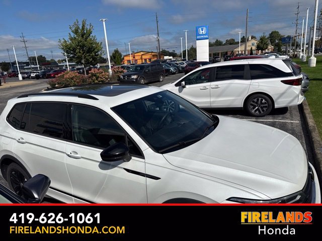Used 2022 Volkswagen Tiguan SE R-Line AWD/4WD image 4