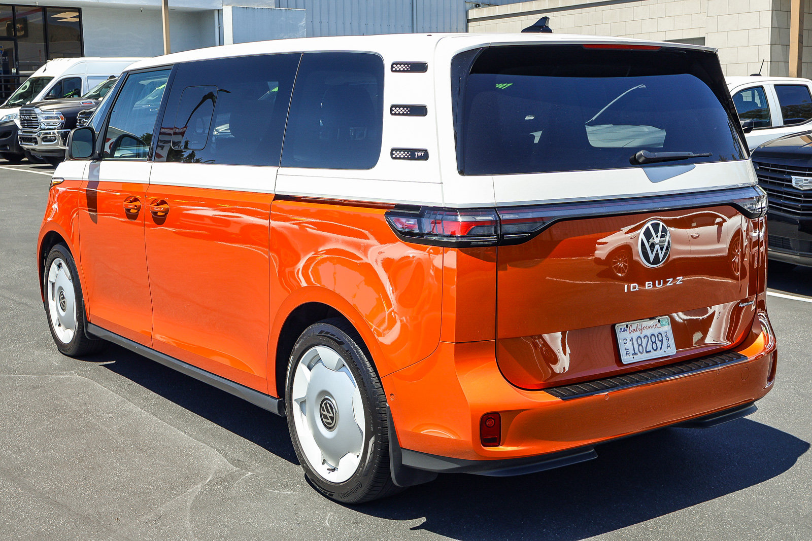 Used 2025 Volkswagen ID. Buzz 1st Edition AWD/4WD image 26