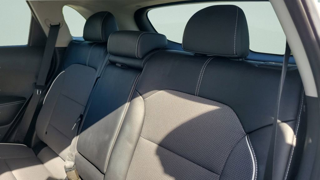 Used 2022 Kia Niro EX w/ Cold Weather Package FWD image 18