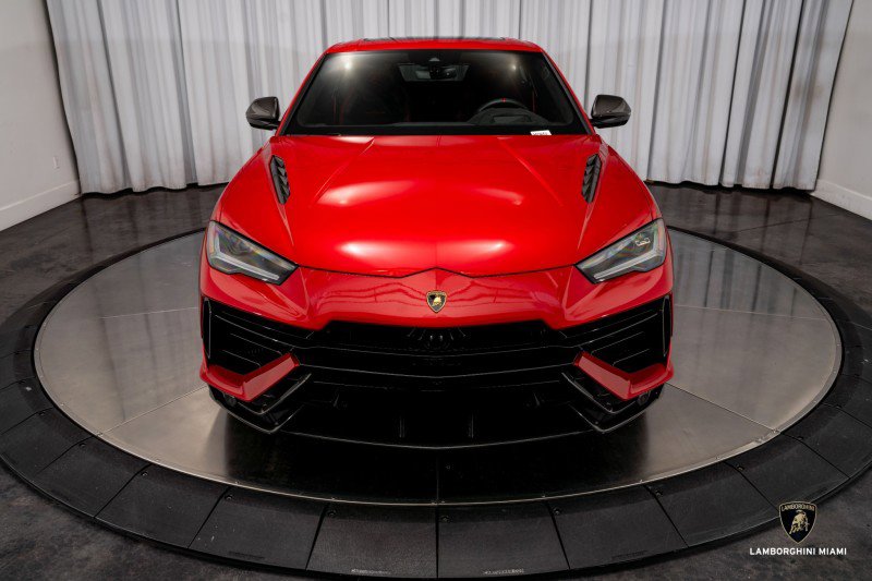 Used 2023 Lamborghini Urus Performante image 3