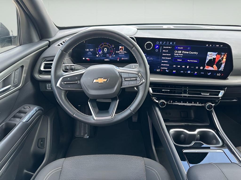 Used 2024 Chevrolet Traverse LT image 17