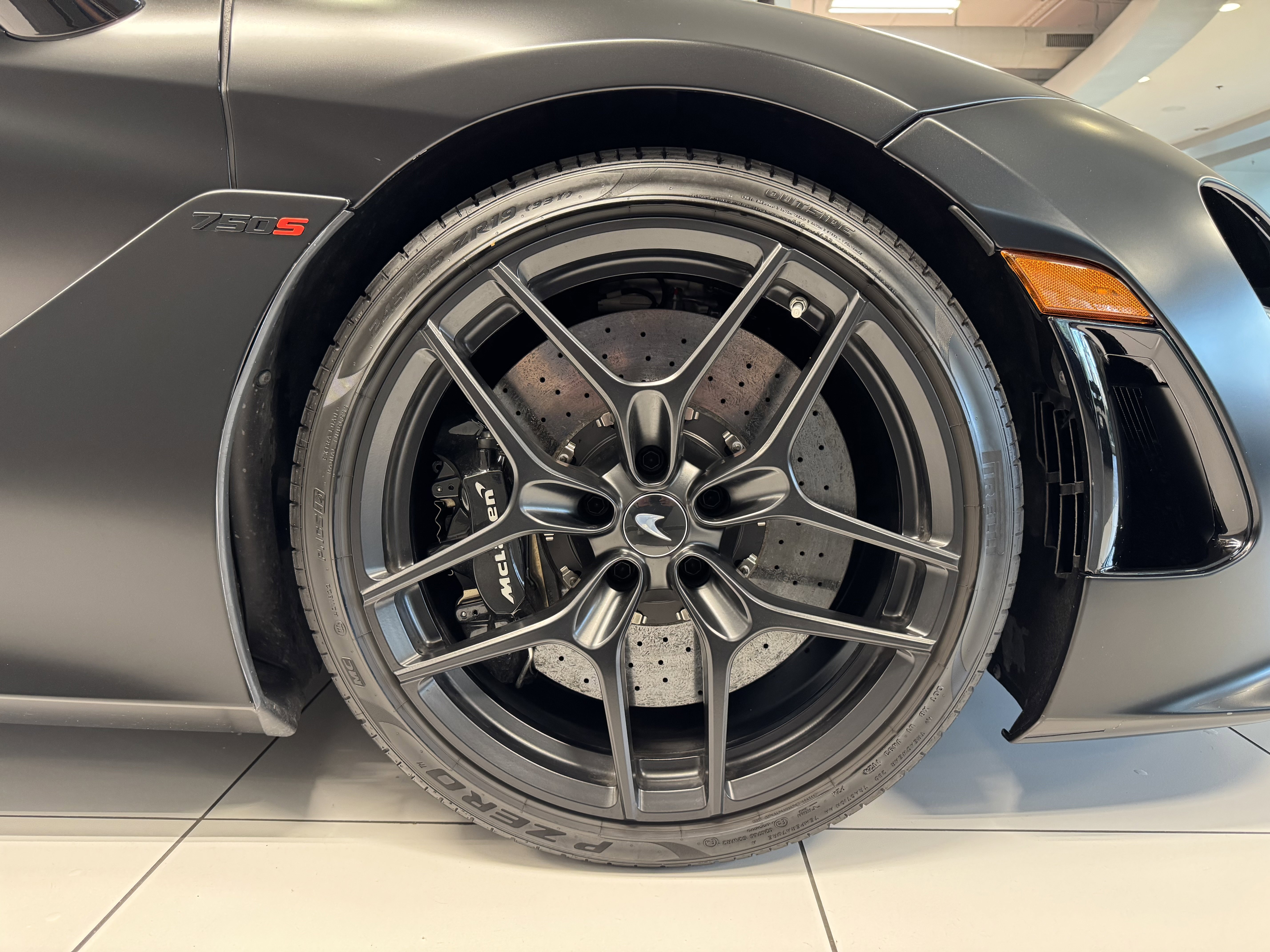 Used 2024 McLaren 750S Spider image 18