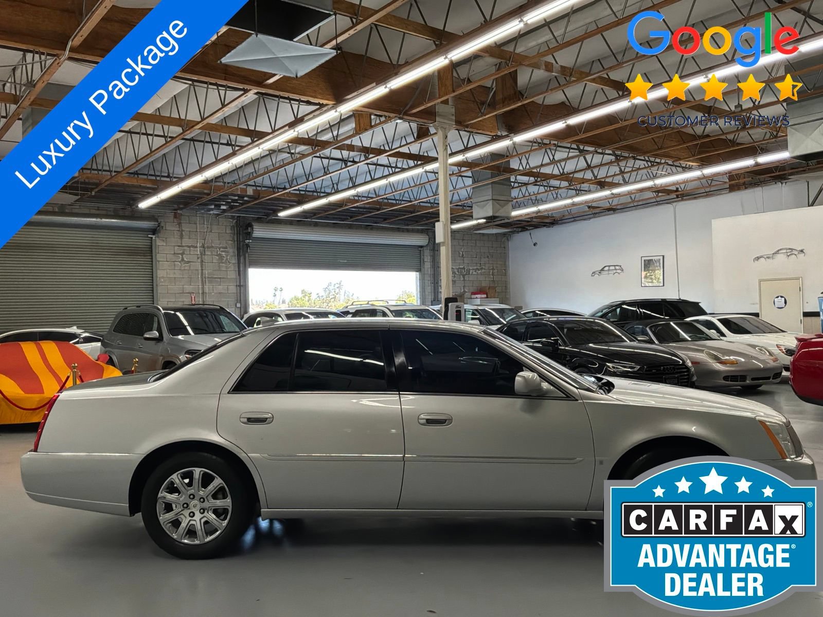 Used 2009 Cadillac DTS w/ Trunk Convenience Package FWD image 4