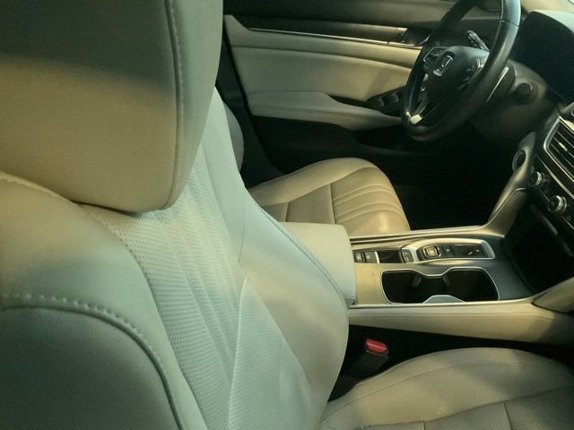 Used 2021 Honda Accord Touring image 6