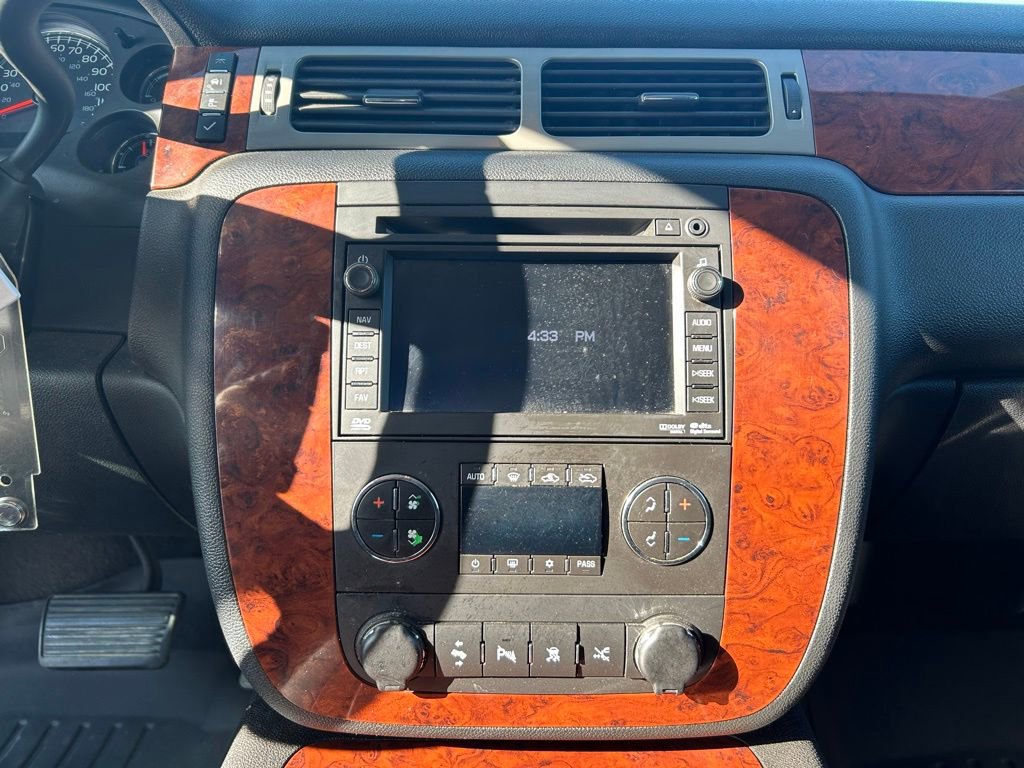 Used 2011 Chevrolet Avalanche LTZ AWD/4WD image 18