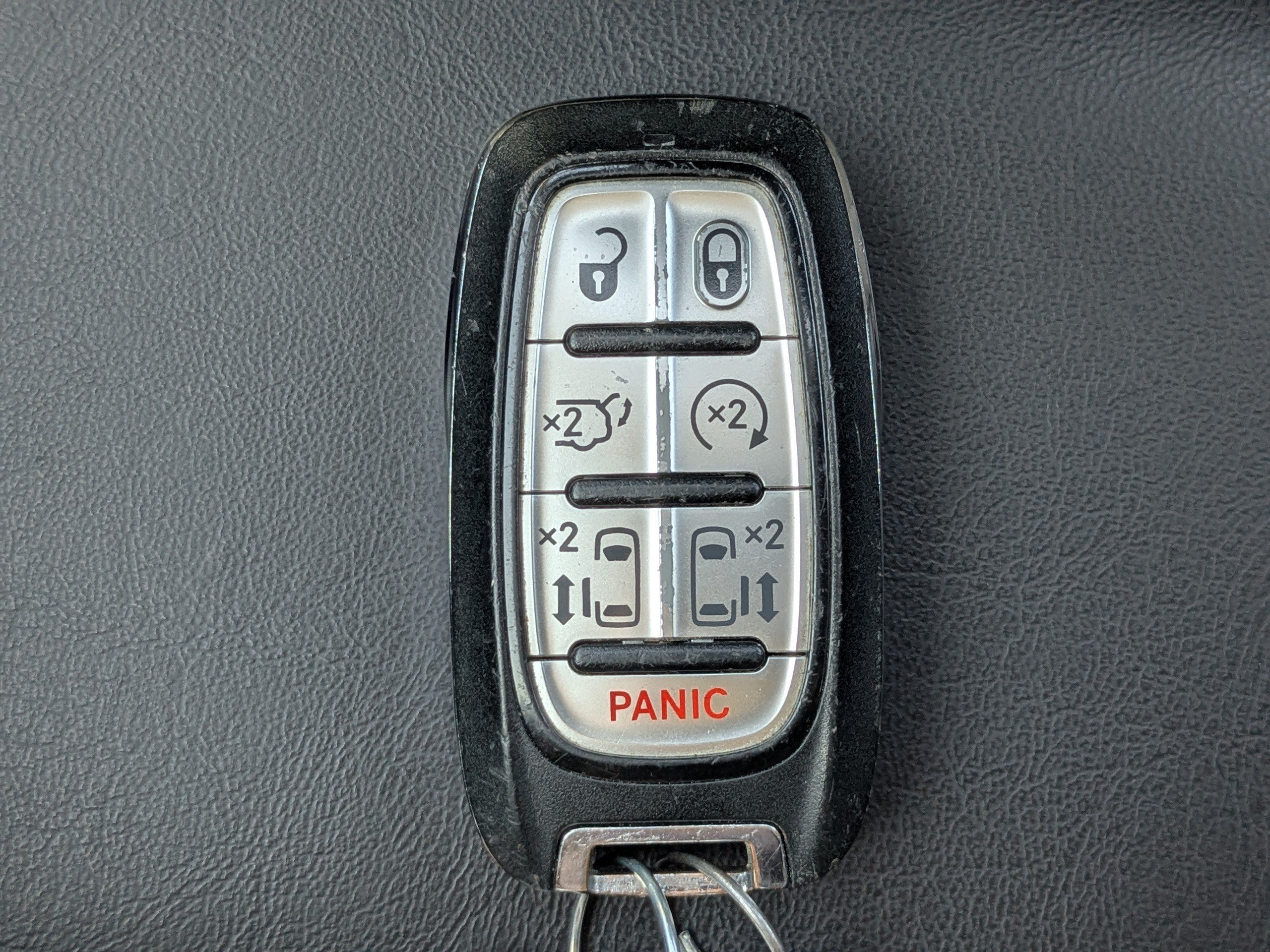 Used 2023 Chrysler Pacifica Touring-L FWD image 37