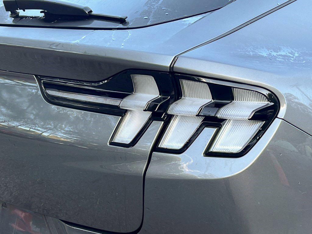 Certified 2021 Ford Mustang Mach-E Select w/ Comfort/Technology Package image 5