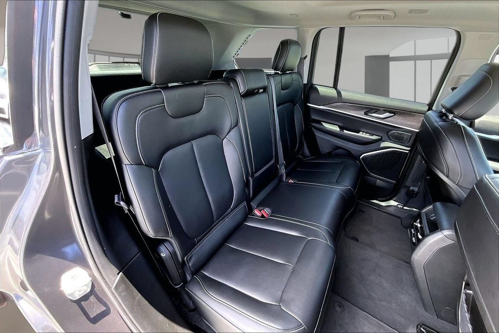 Used 2023 Jeep Grand Cherokee 4WD 4xe image 23