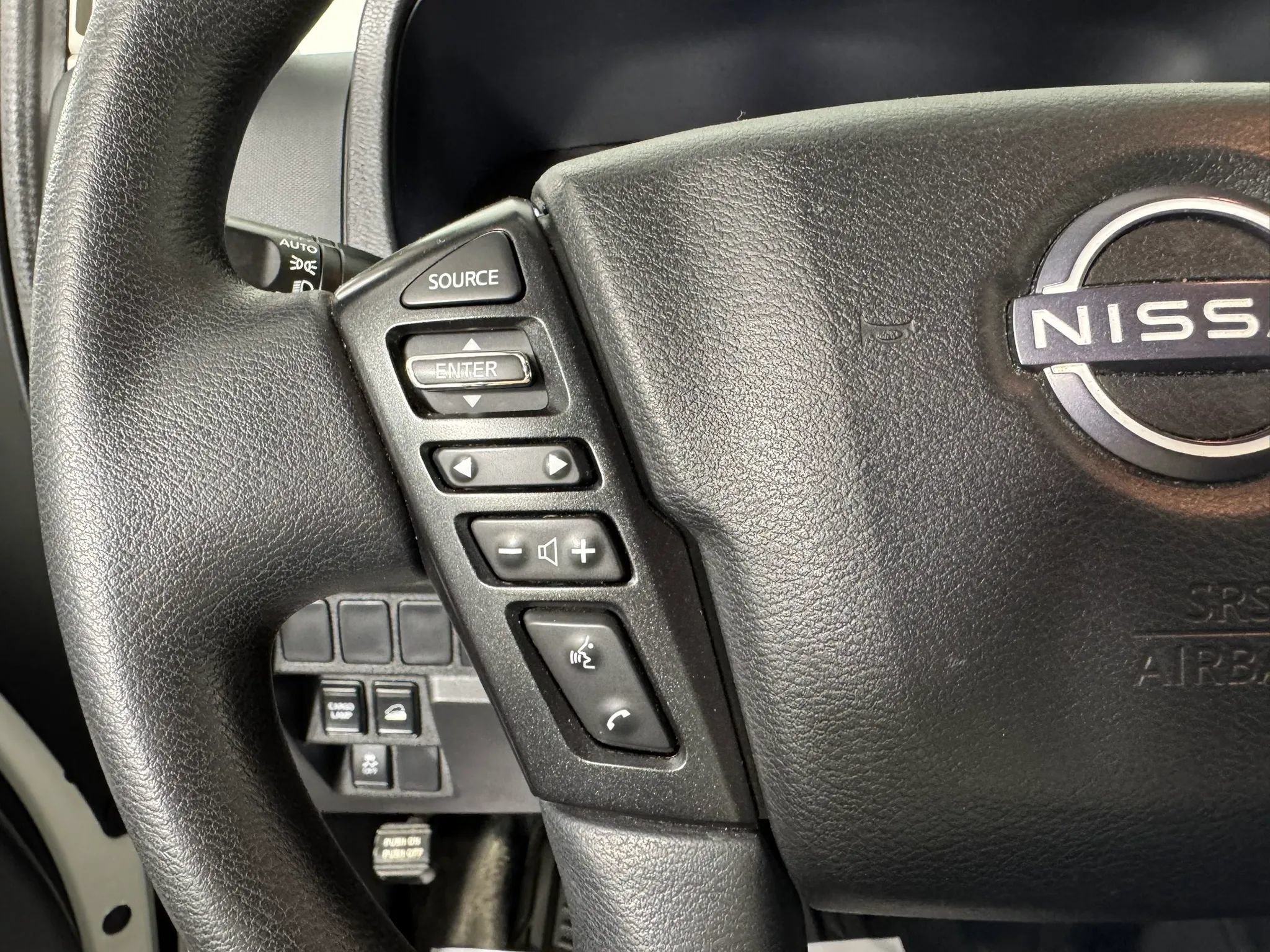 Used 2023 Nissan Frontier SV AWD/4WD image 15